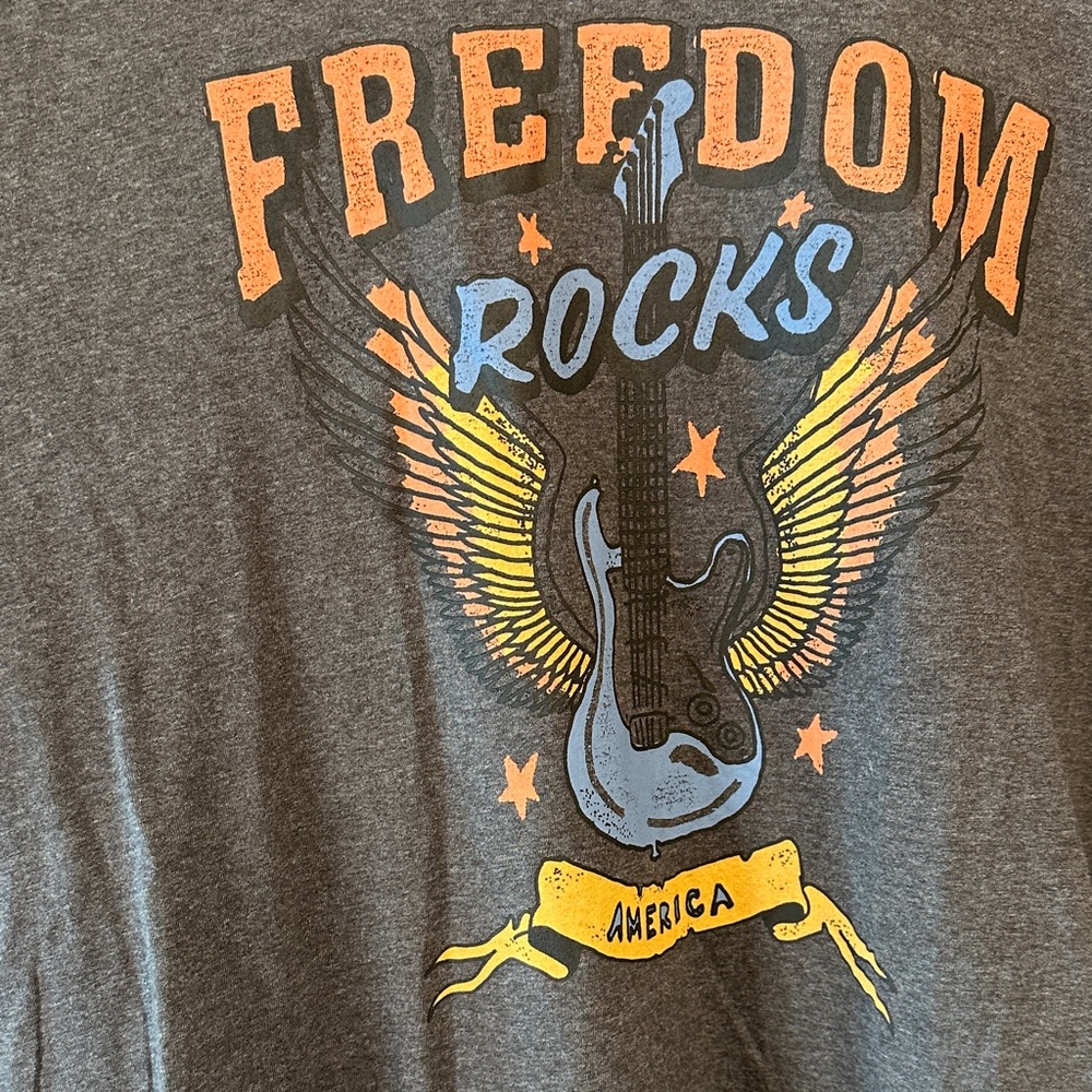 Freedom Rocks Graphic Tee - Charcoal - Picture 2 of 3
